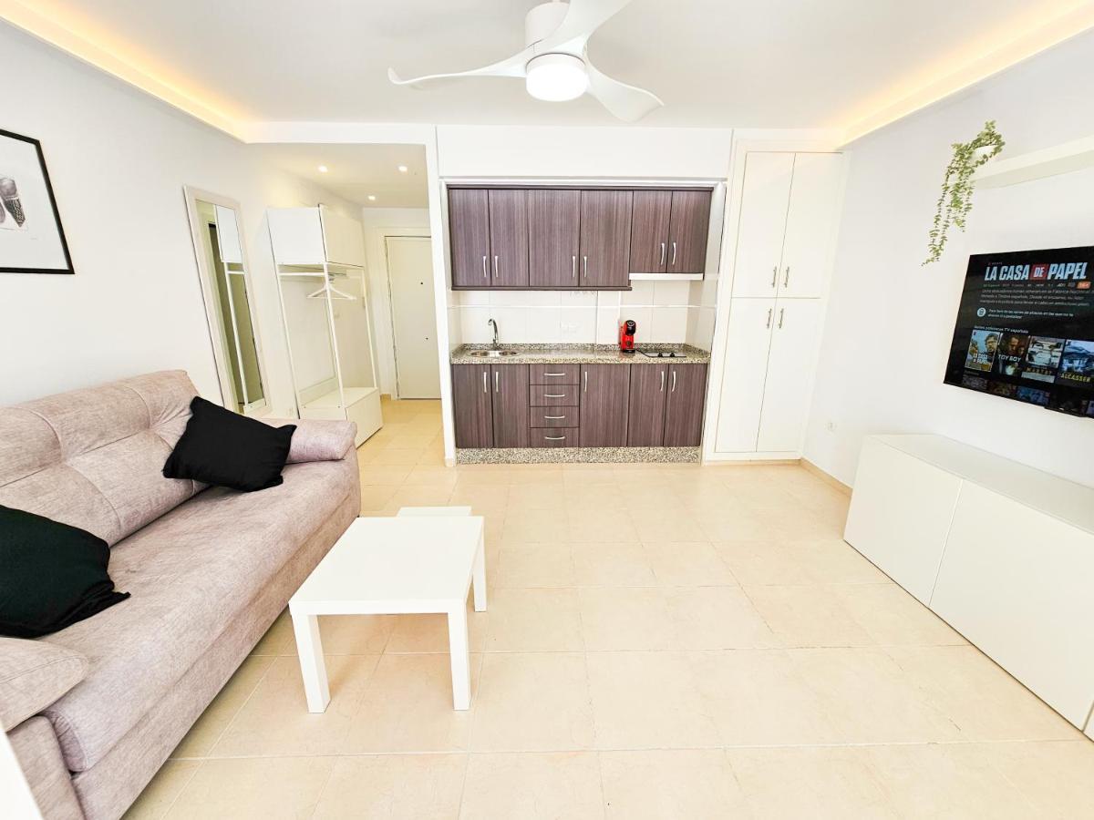 Estudio Vip Mediterraneo - Alojamientos La Torre Torre Del Mar Ngoại thất bức ảnh