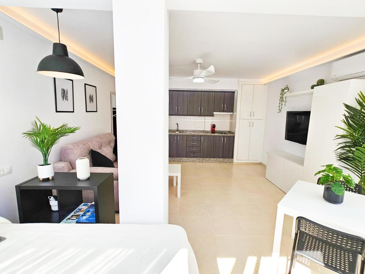 Estudio Vip Mediterraneo - Alojamientos La Torre Torre Del Mar Ngoại thất bức ảnh