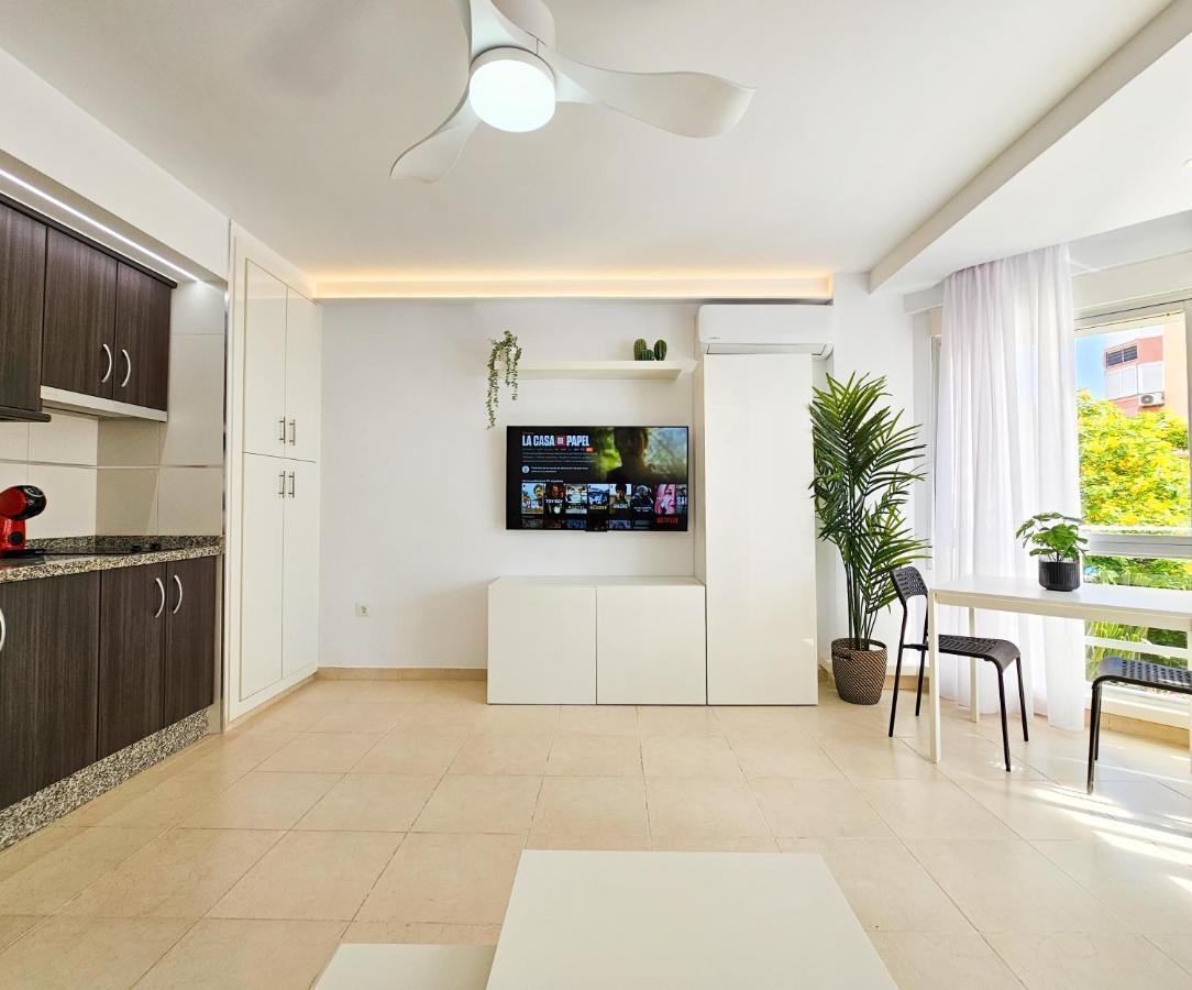 Estudio Vip Mediterraneo - Alojamientos La Torre Torre Del Mar Ngoại thất bức ảnh