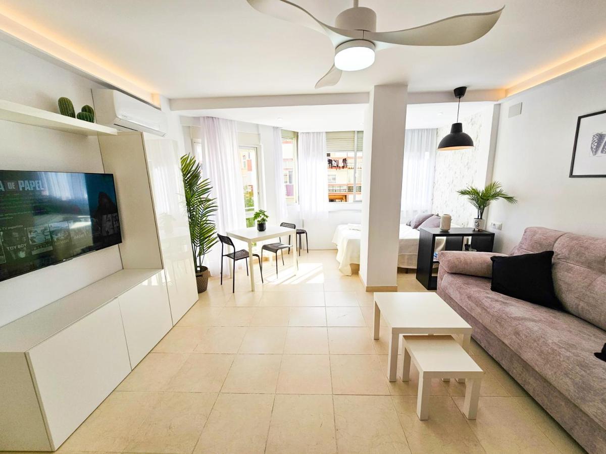 Estudio Vip Mediterraneo - Alojamientos La Torre Torre Del Mar Ngoại thất bức ảnh